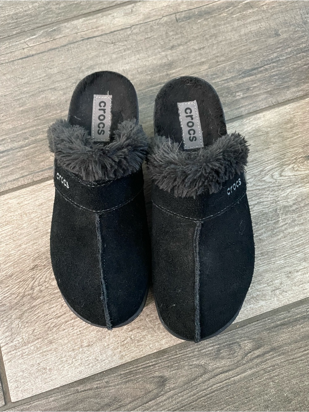 CROCS Women's Black Suede-Look Faux Fur Slip-On Clog Slippers